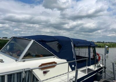buiskap-en-kuiptent-klassieke-motorboot
